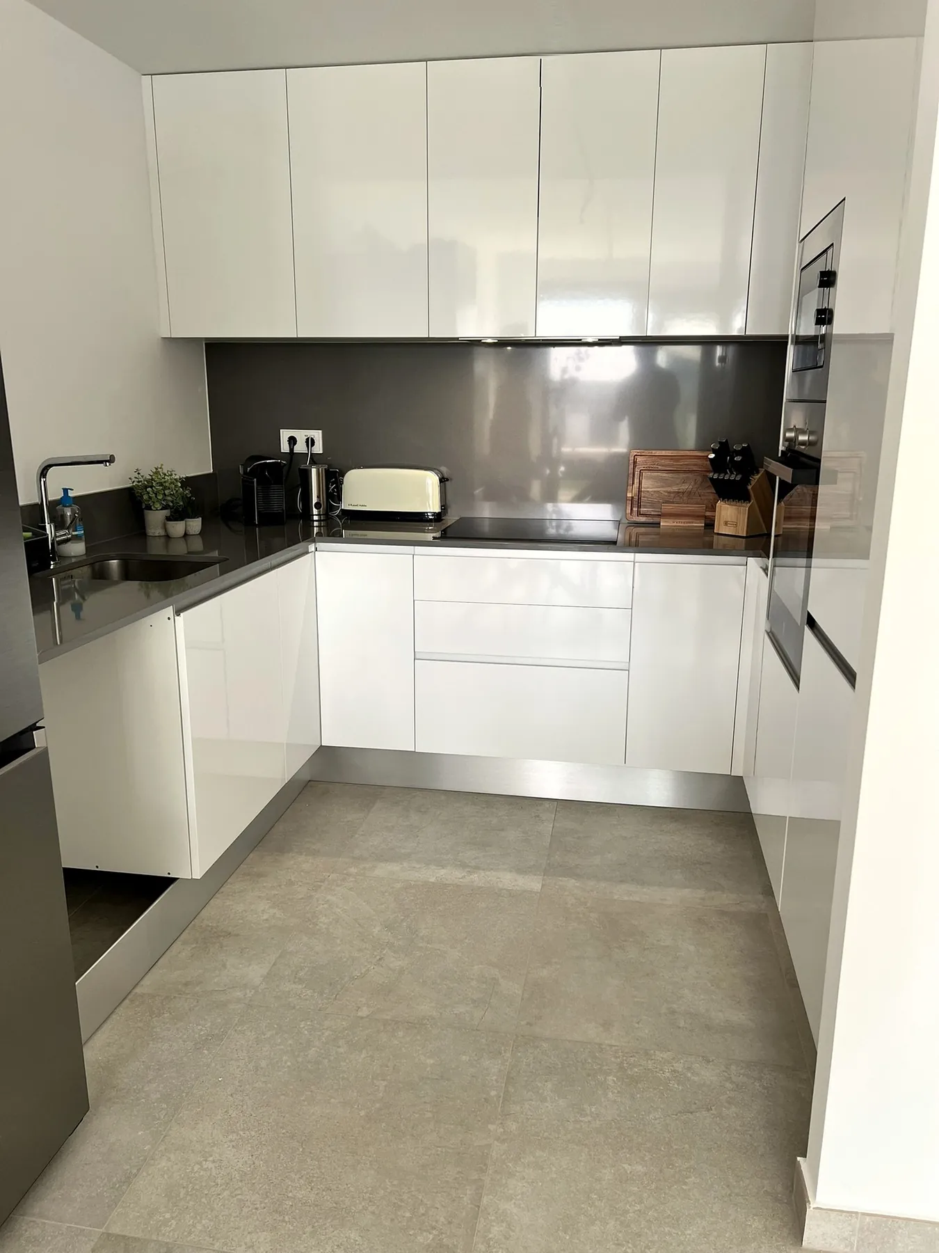 Modern kitchen