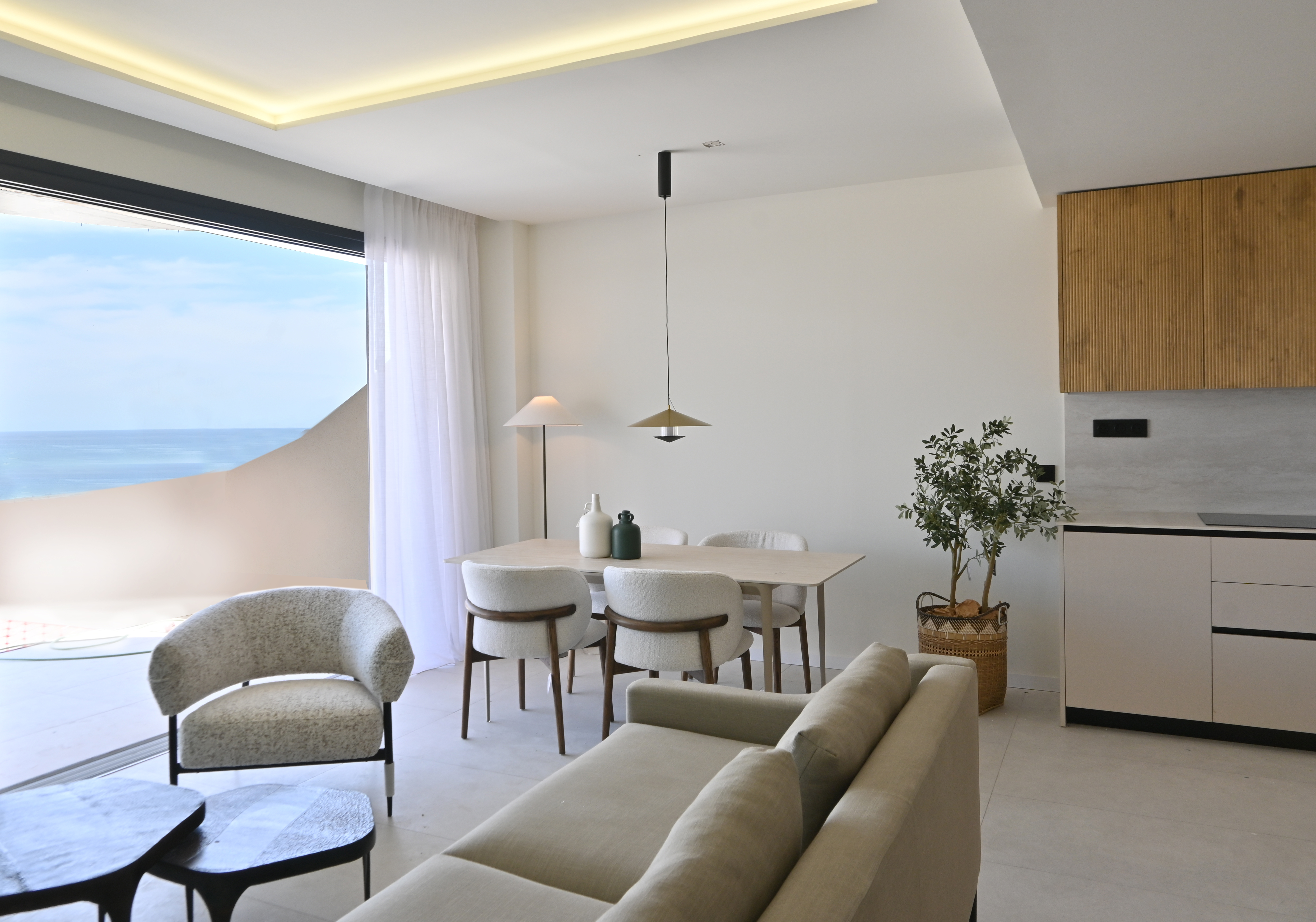 Roof terrace/solarium of the show house with sea view (real photo)