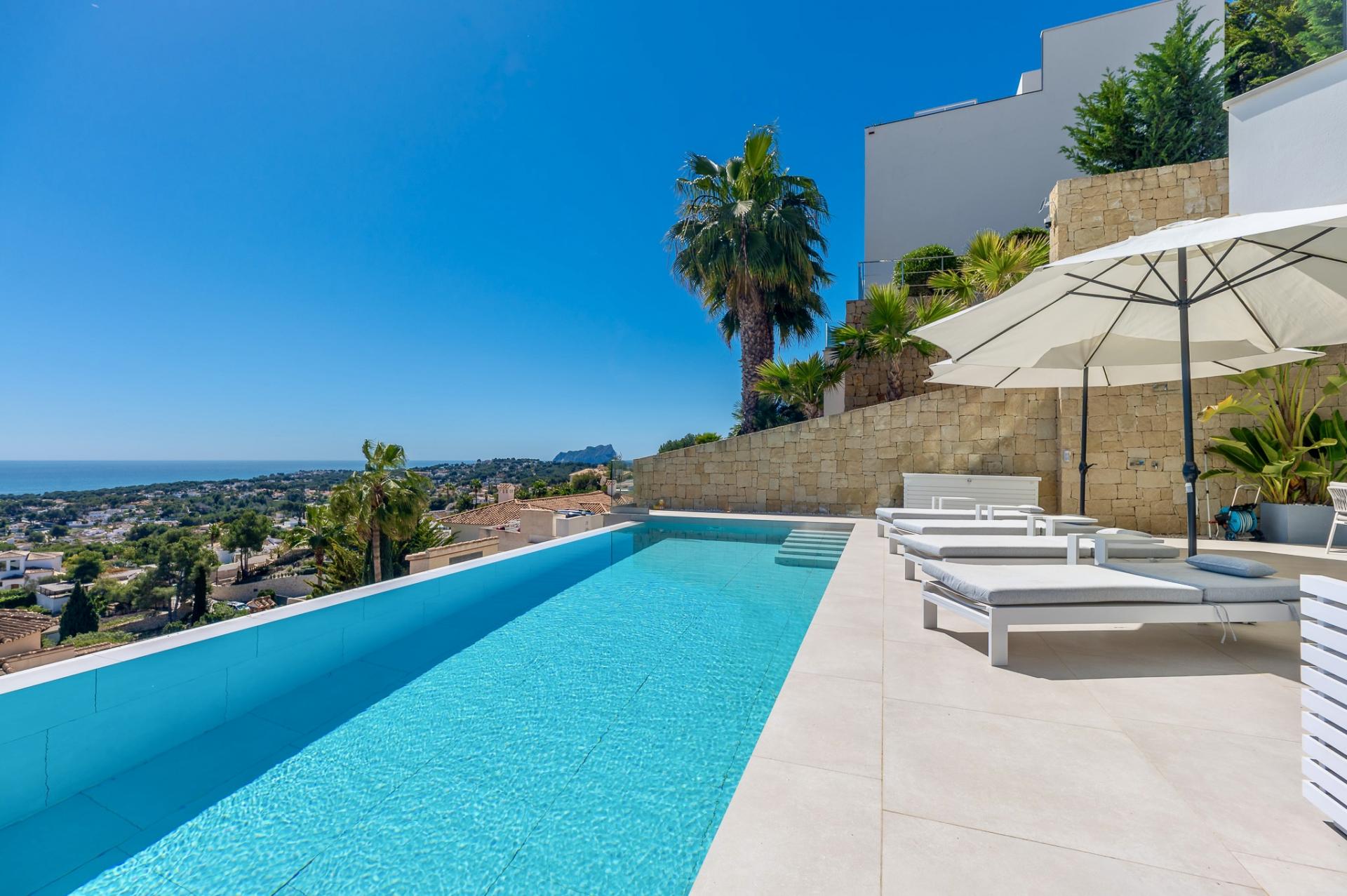 Moderne Villa mit beheiztem Infinity-Pool – Foto 2