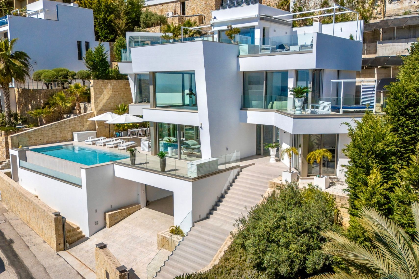 Moderne Villa mit beheiztem Infinity-Pool – Foto 7