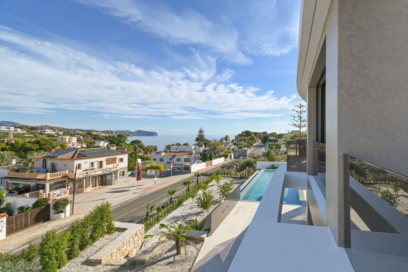New-Build Villa with Indoor and Outdoor Pool – Photo 4