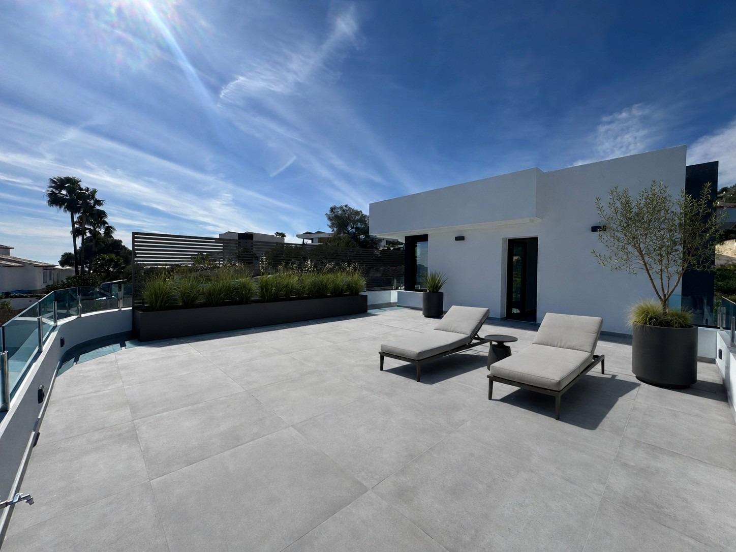 Moderne Villa mit Panoramaterrasse in Benimeit – Foto 8