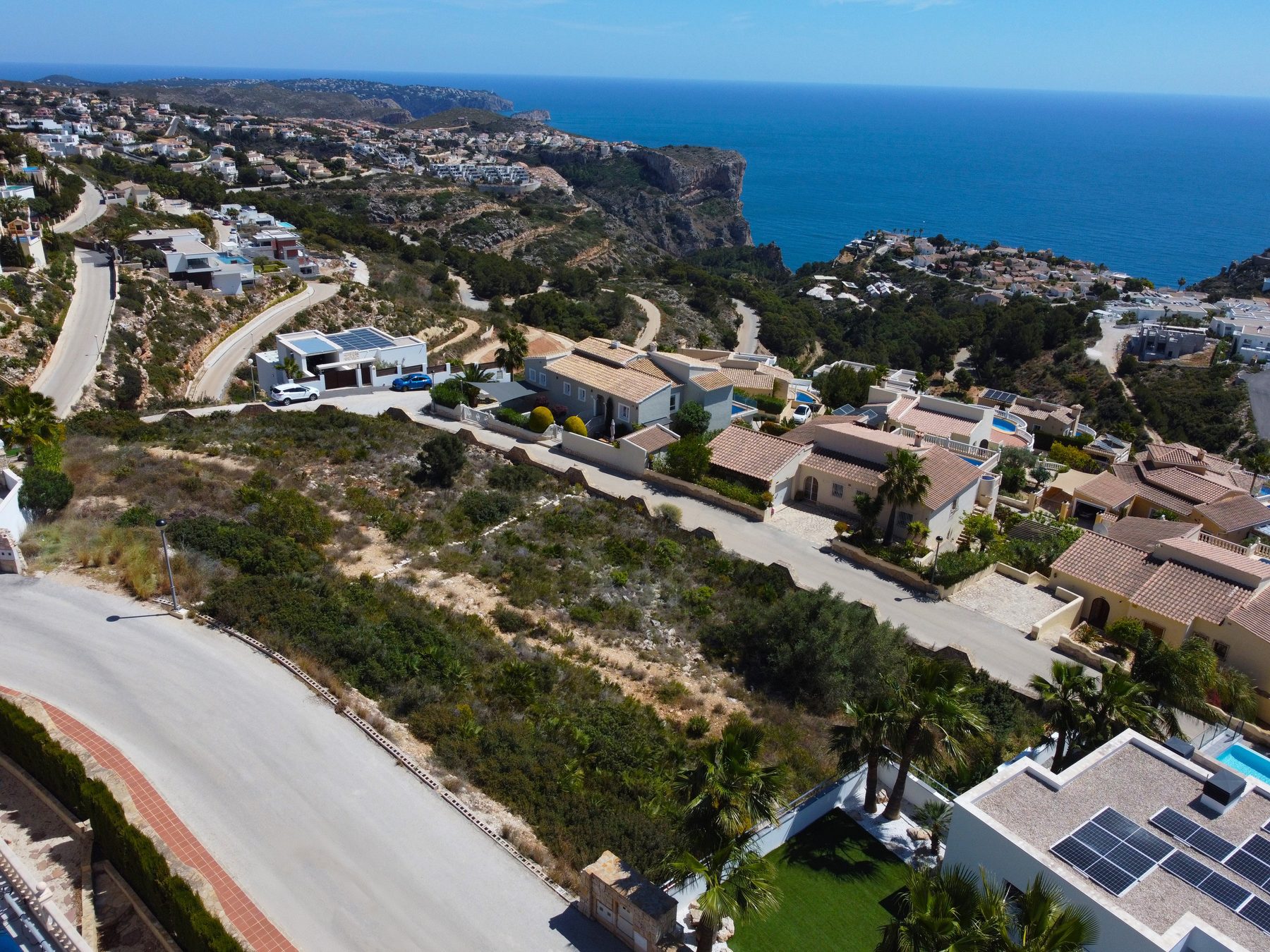Plot with sea views for sale