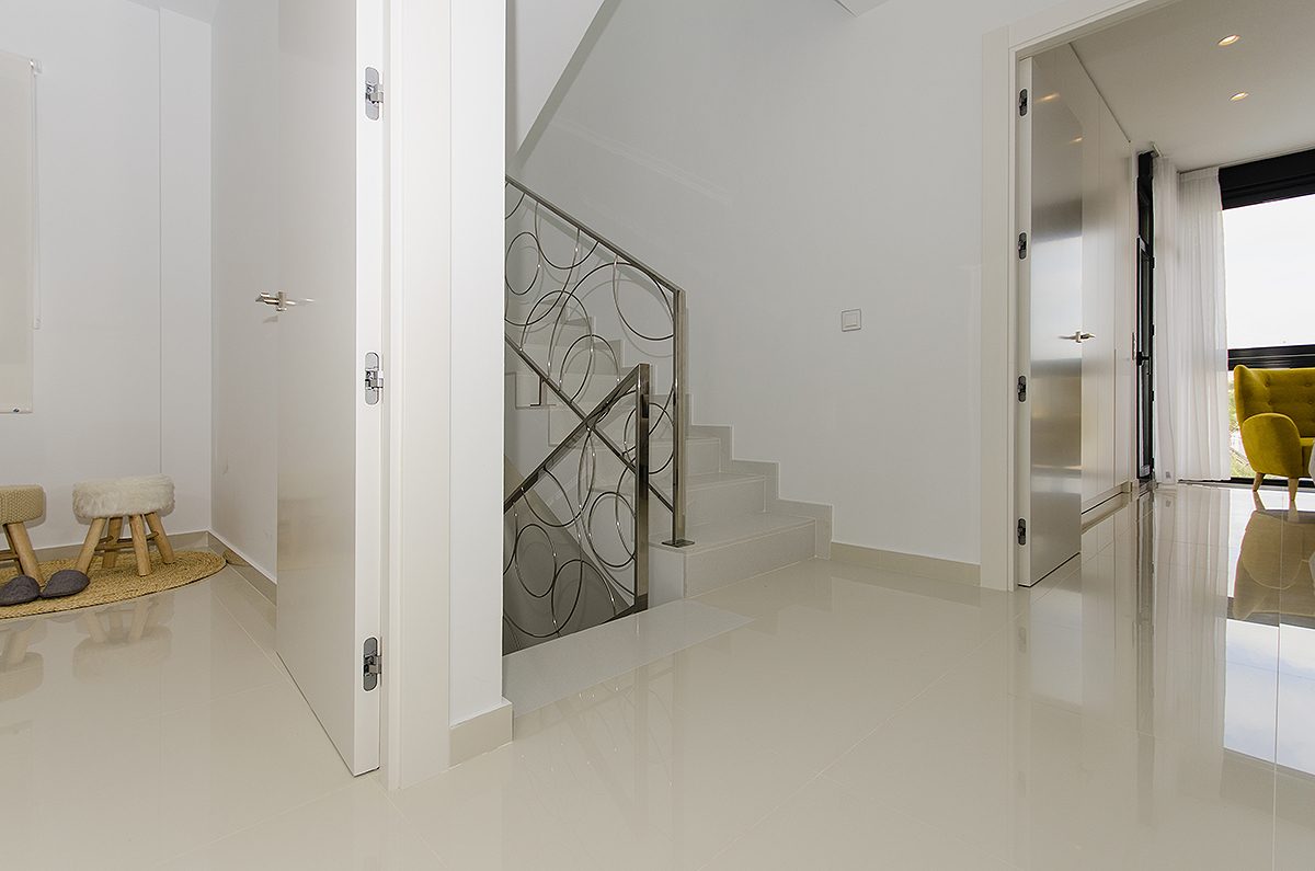Villa de obra nueva con piscina y azotea en Orihuela Costa – Foto 17