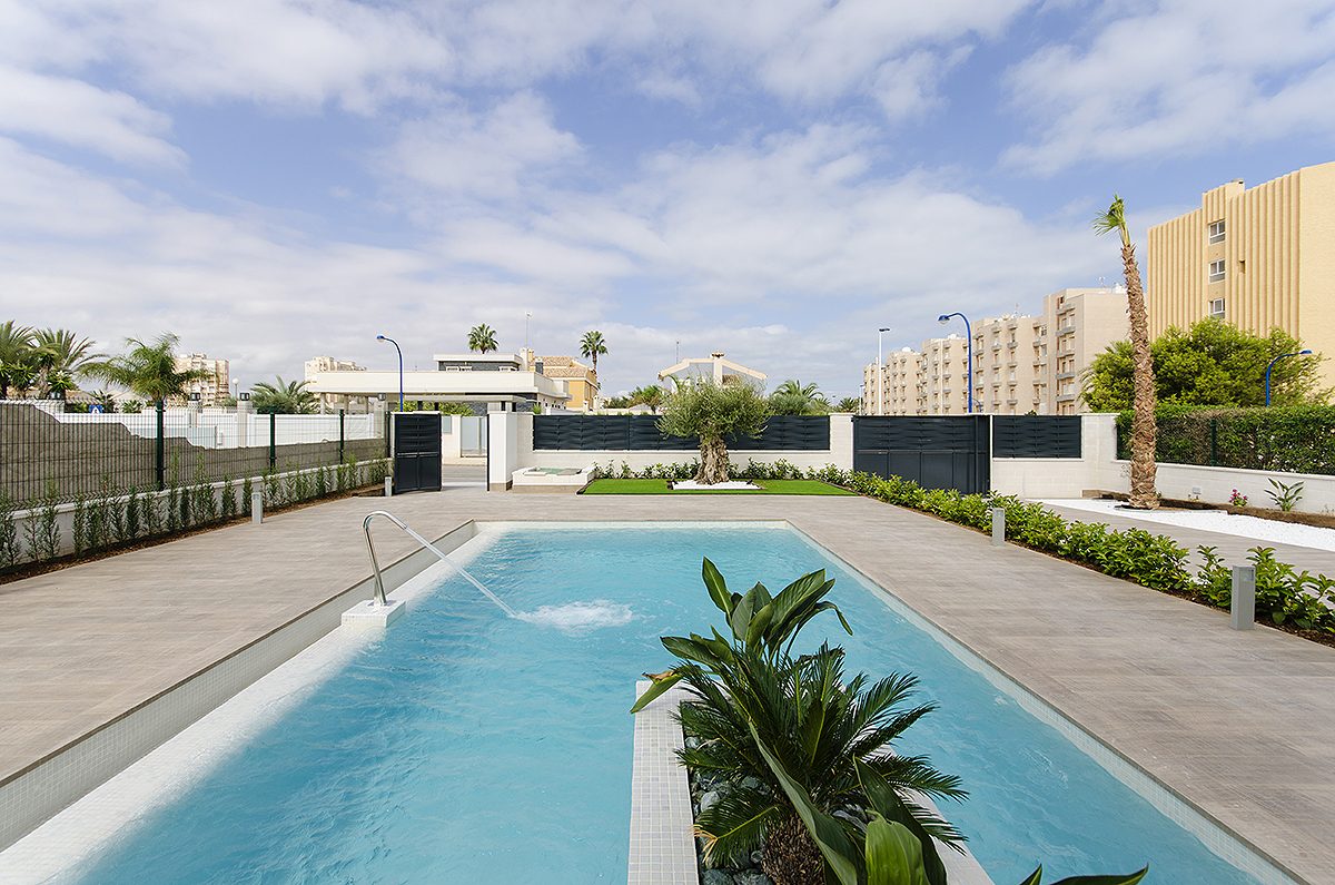 Villa de obra nueva con piscina y azotea en Orihuela Costa – Foto 3