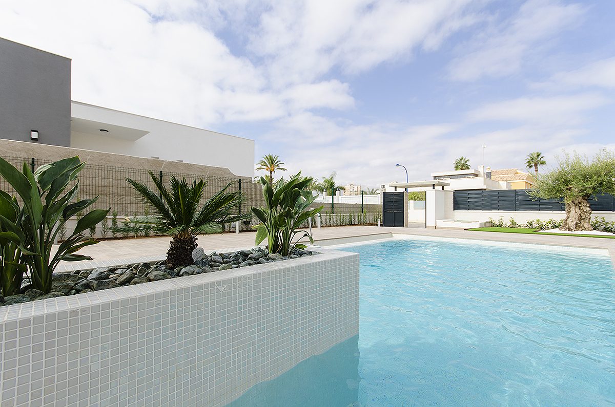Villa de obra nueva con piscina y azotea en Orihuela Costa – Foto 4