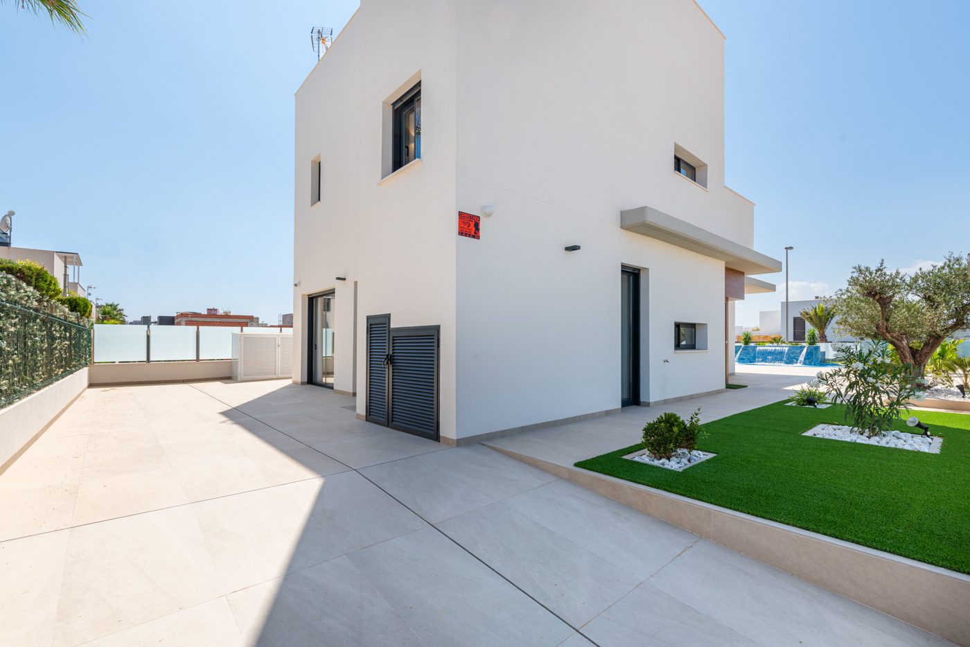 Neubau-Villa mit Pool und Dachterrasse in Orihuela Costa – Foto 2