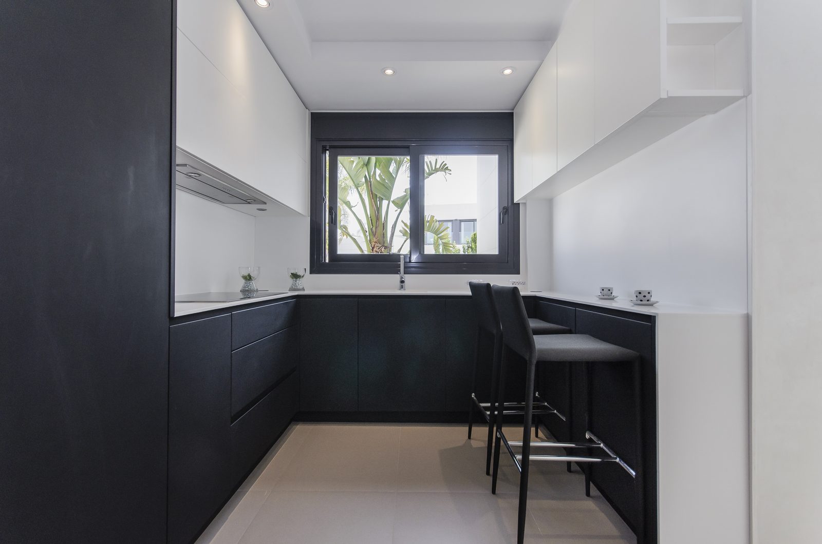 Neubau-Villa mit Glastreppe, Pool und Freizeit-Untergeschoss in Orihuela Costa – Foto 11