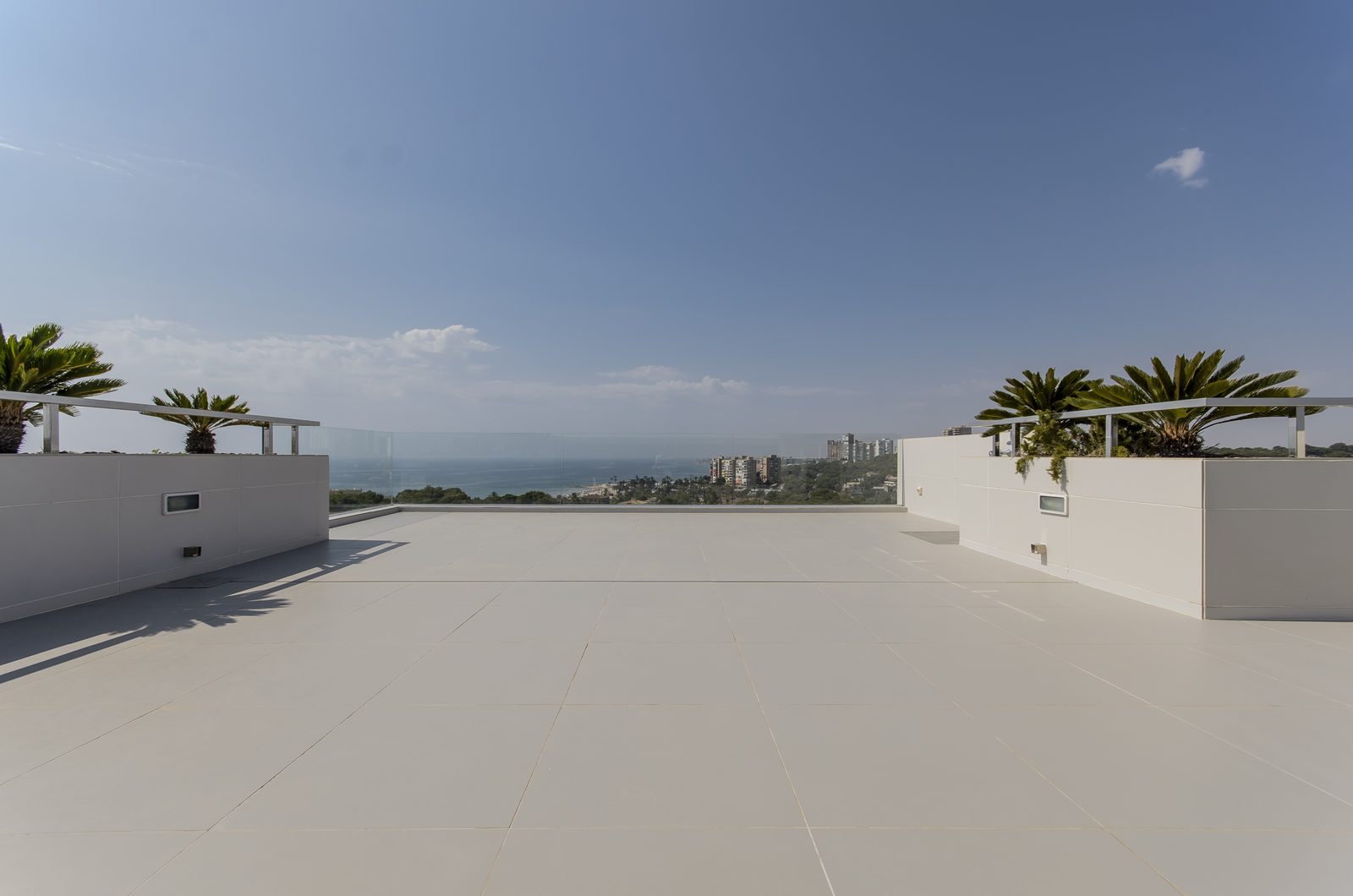 Neubau-Villa mit Glastreppe, Pool und Freizeit-Untergeschoss in Orihuela Costa – Foto 18