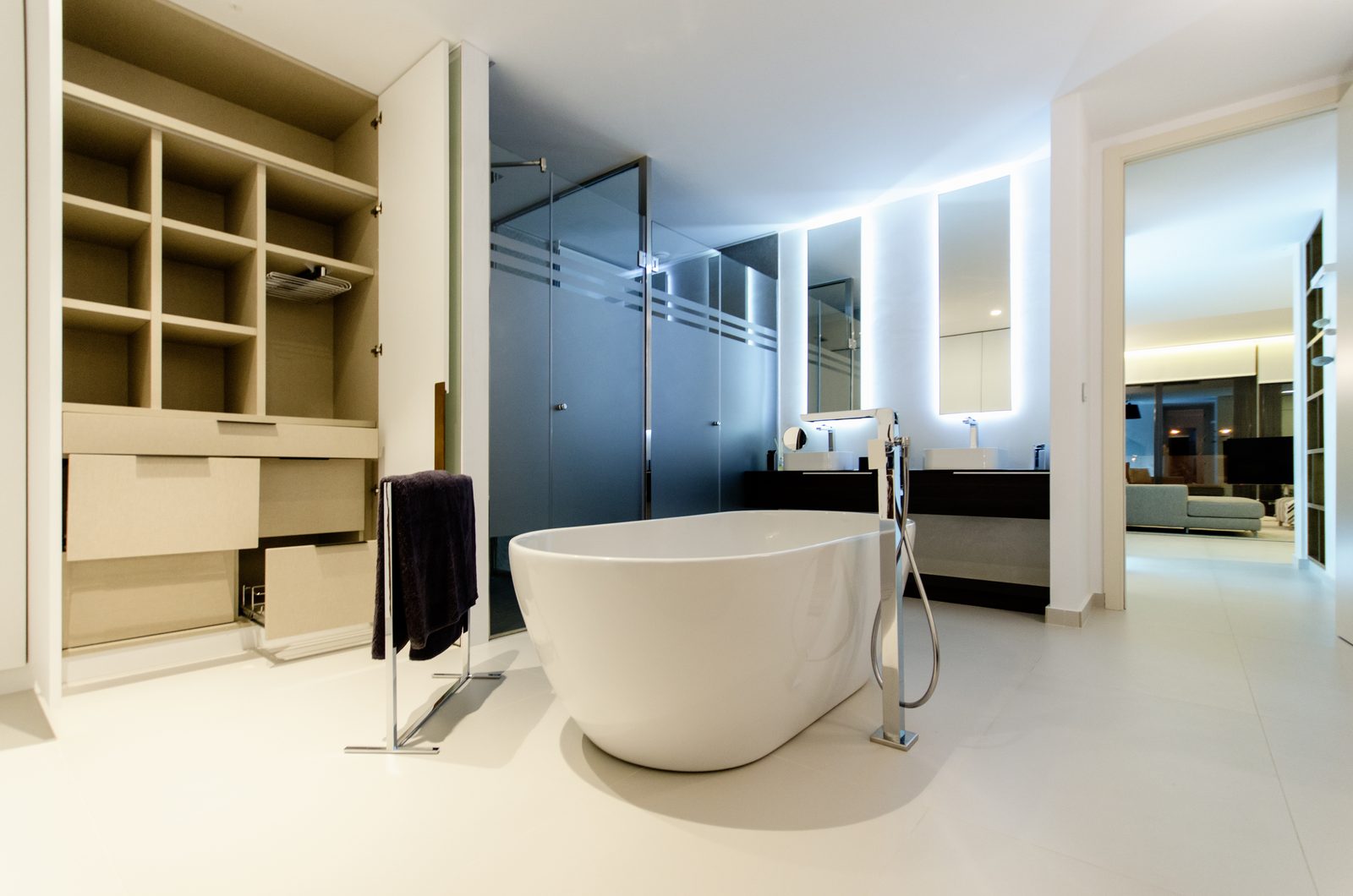 Neubau-Villa mit Pool, freistehender Badewanne und Lichtkonzept in Orihuela Costa – Foto 10