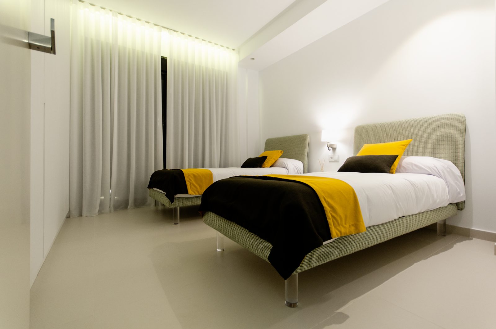 Neubau-Villa mit Pool, freistehender Badewanne und Lichtkonzept in Orihuela Costa – Foto 11