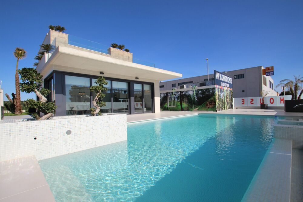 Neubau-Villa mit Pool, freistehender Badewanne und Lichtkonzept in Orihuela Costa – Foto 17