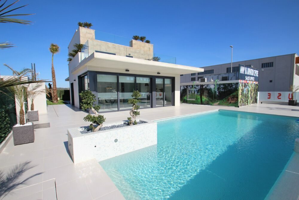 Neubau-Villa mit Pool, freistehender Badewanne und Lichtkonzept in Orihuela Costa – Foto 18