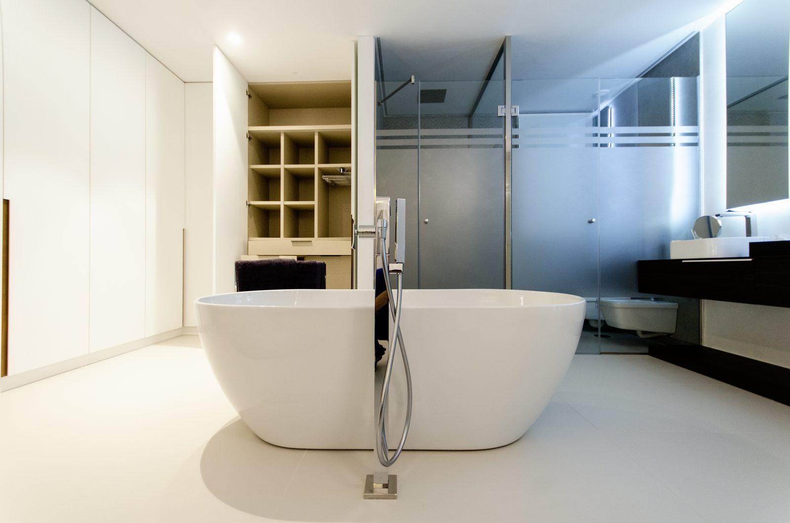 Neubau-Villa mit Pool, freistehender Badewanne und Lichtkonzept in Orihuela Costa – Foto 20
