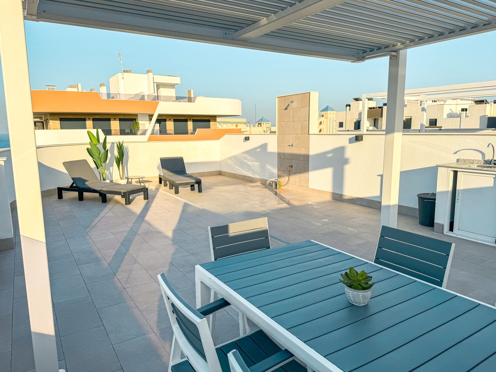 Narożne mieszkanie z solarium 66 m² – zdjęcie 1