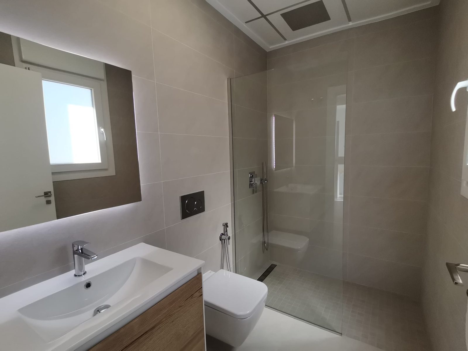Villa mit Pool und Dachterrasse – Foto 13