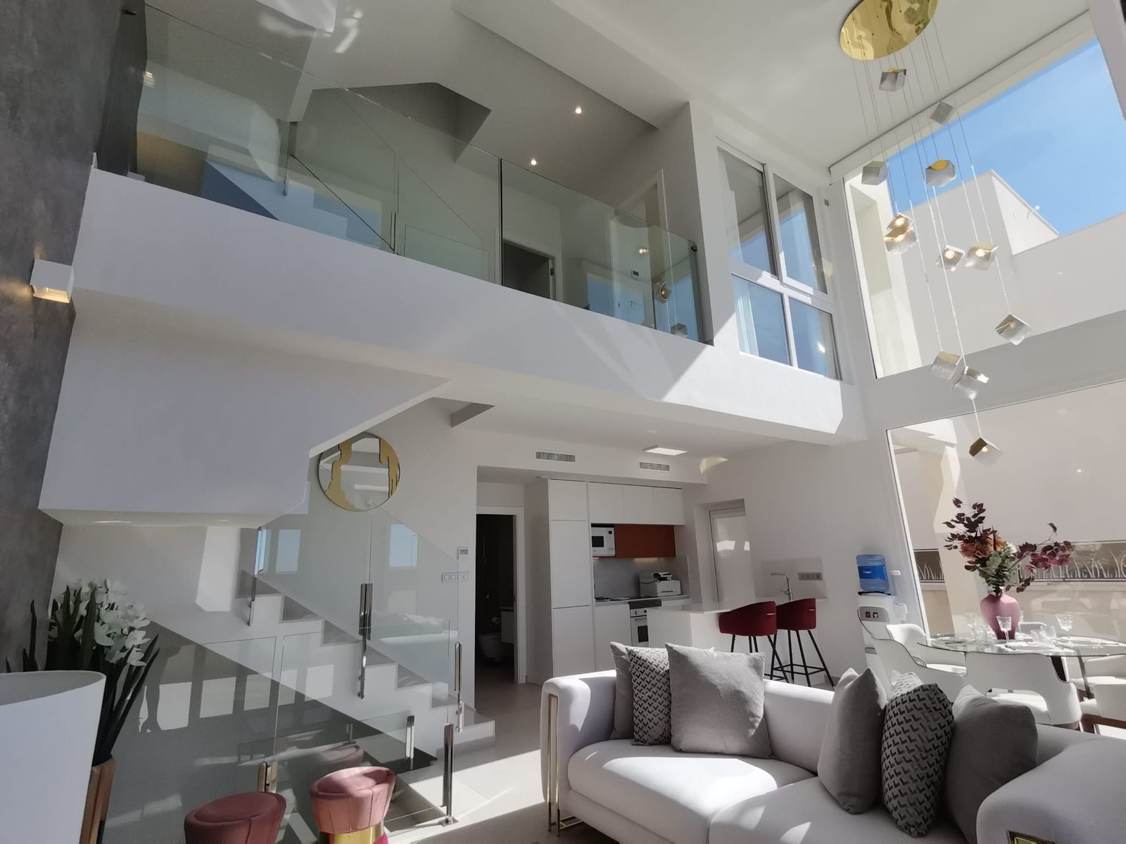 Villa mit Pool und Dachterrasse – Foto 4