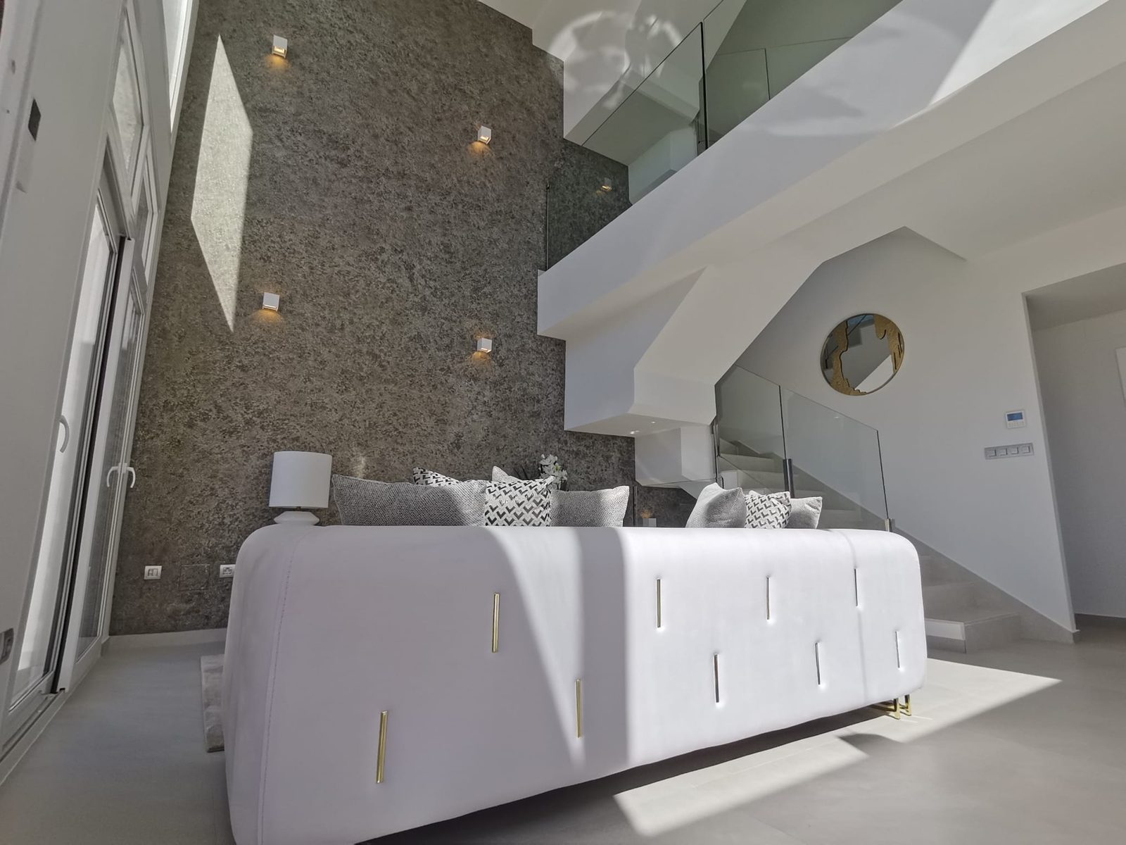 Villa mit Pool und Dachterrasse – Foto 7