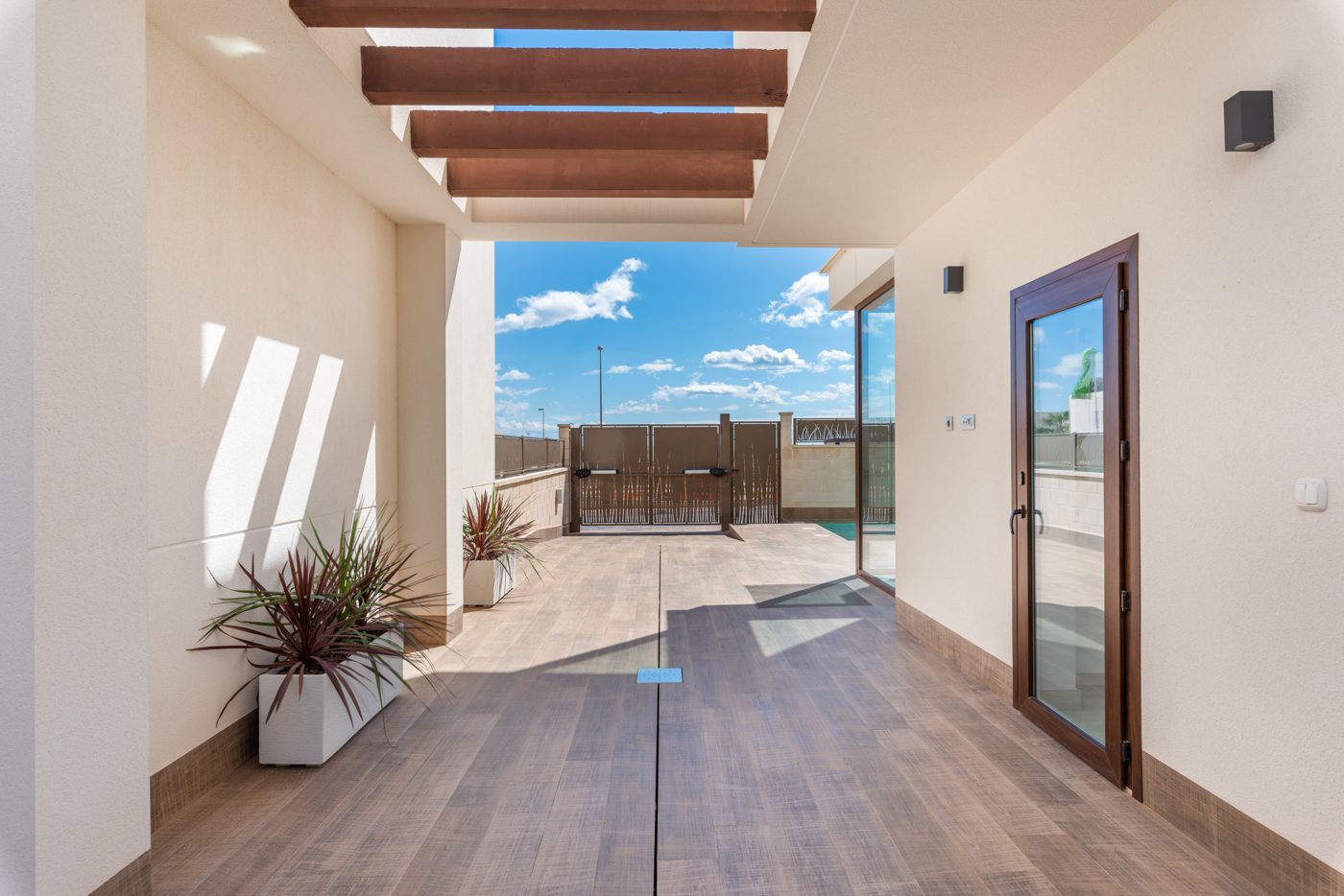 Villa with pool and solarium – photo 15