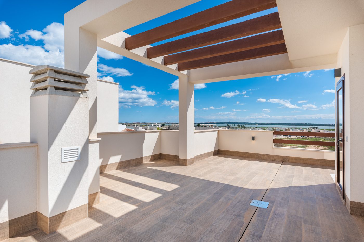 Villa with pool and solarium – photo 16