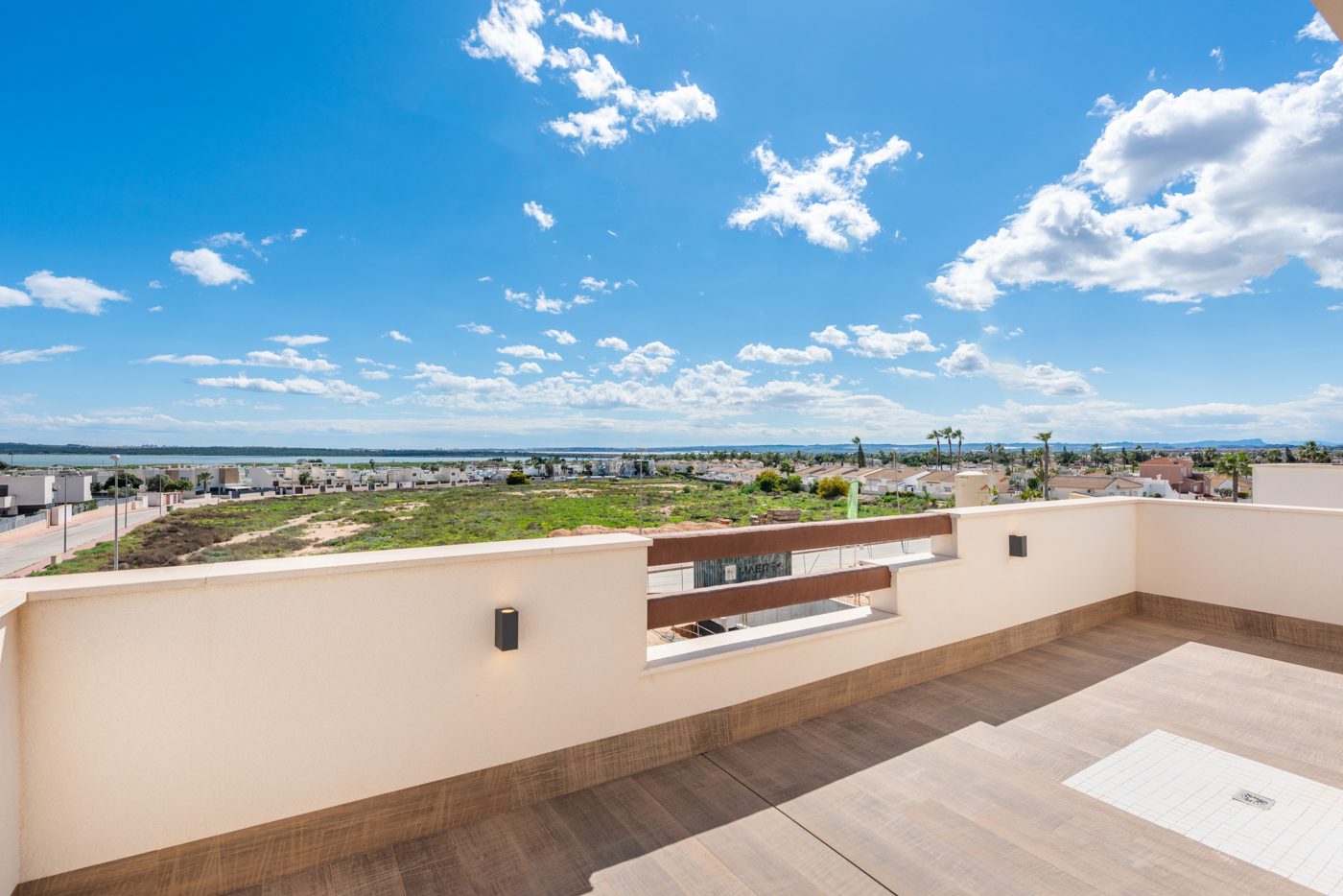 Villa with pool and solarium – photo 17
