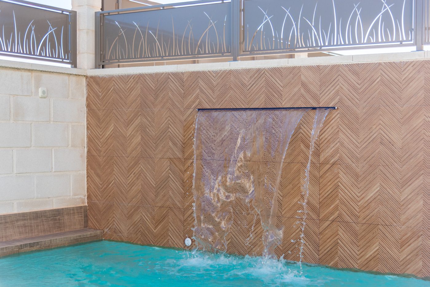 Villa with pool and solarium – photo 3