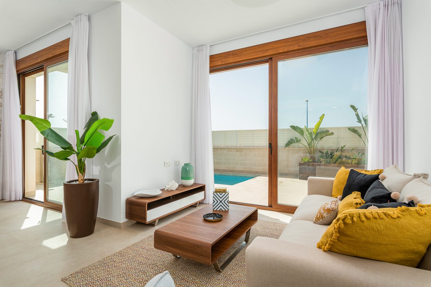Villa with pool and solarium – photo 10