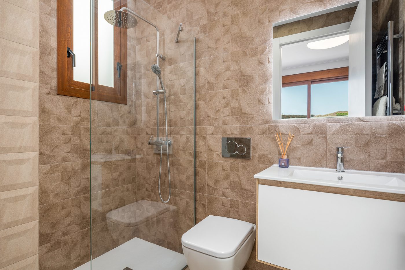 Villa with pool and solarium – photo 18