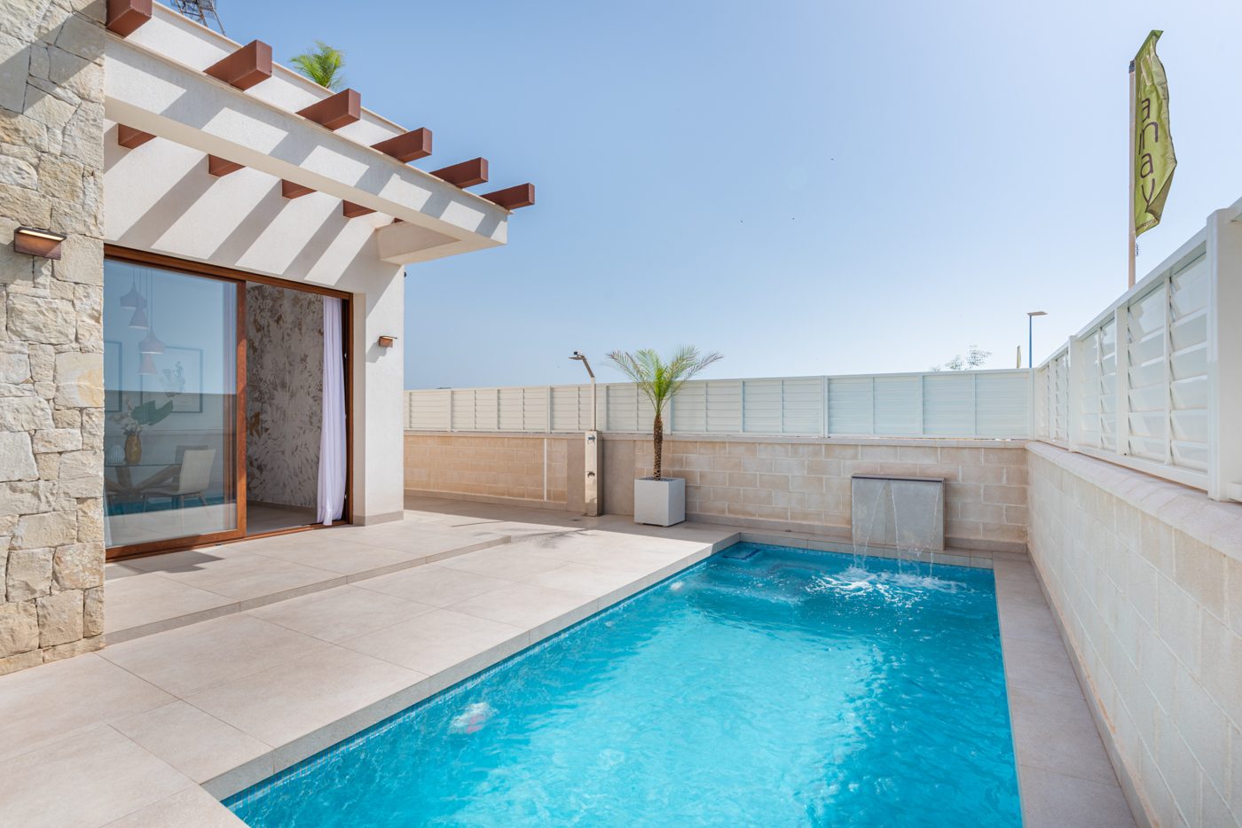 Villa with pool and solarium – photo 2