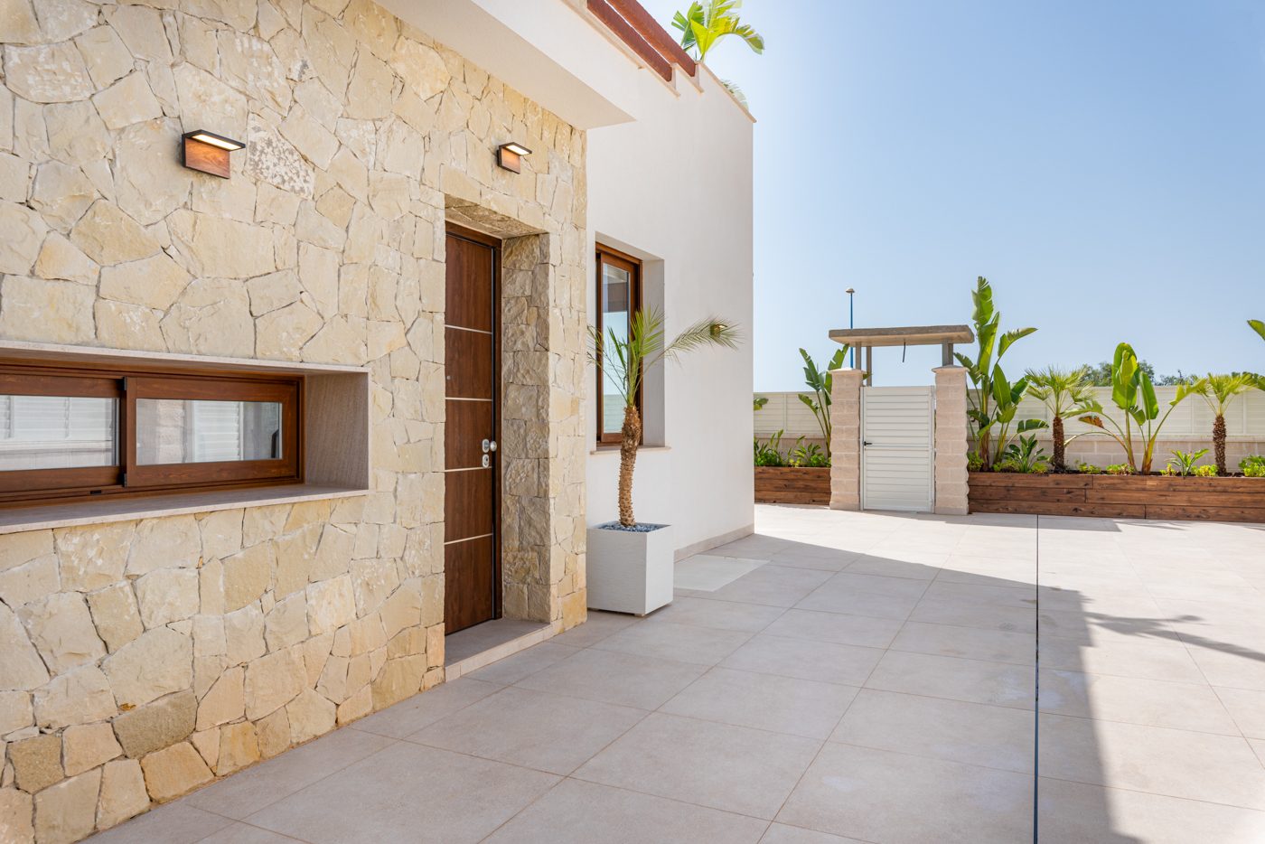 Villa with pool and solarium – photo 6
