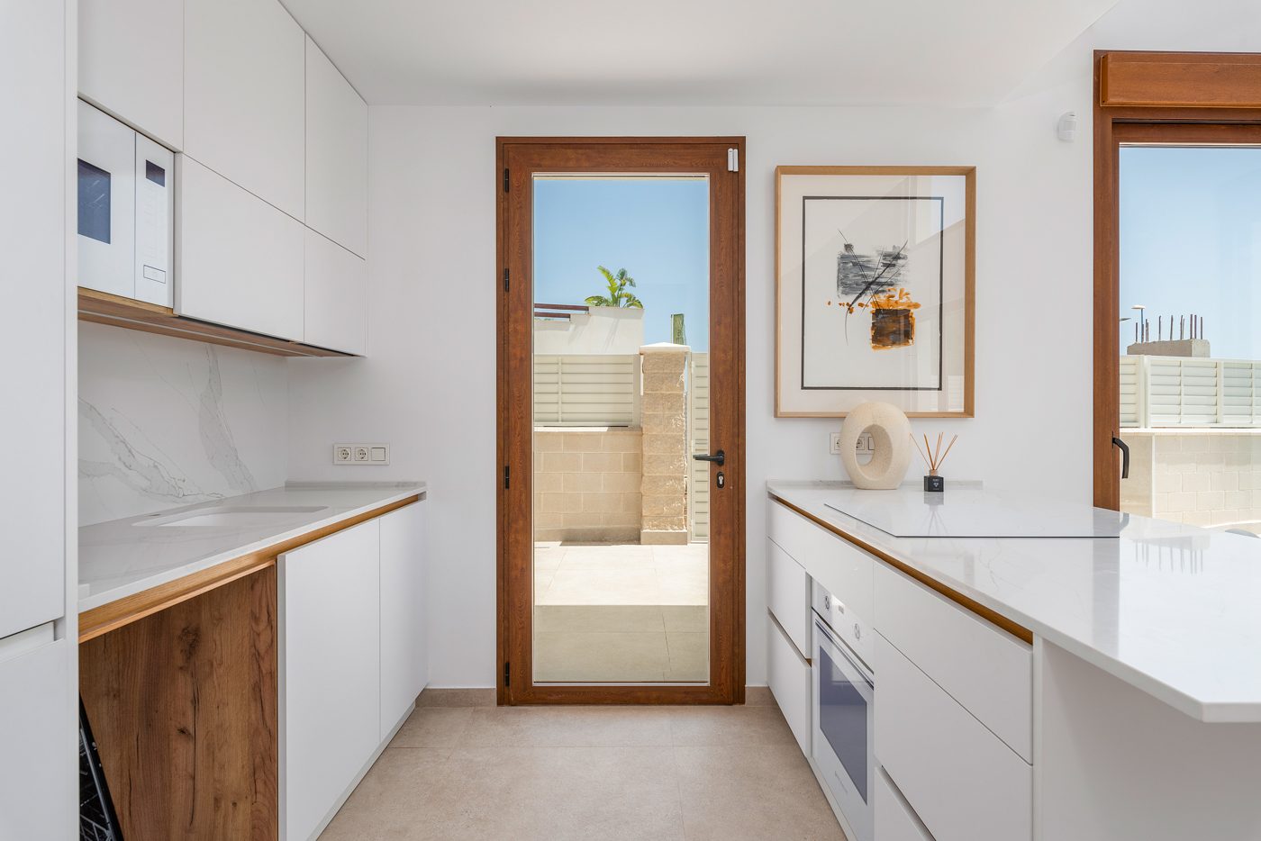 New-build villa with pool and solarium – photo 10