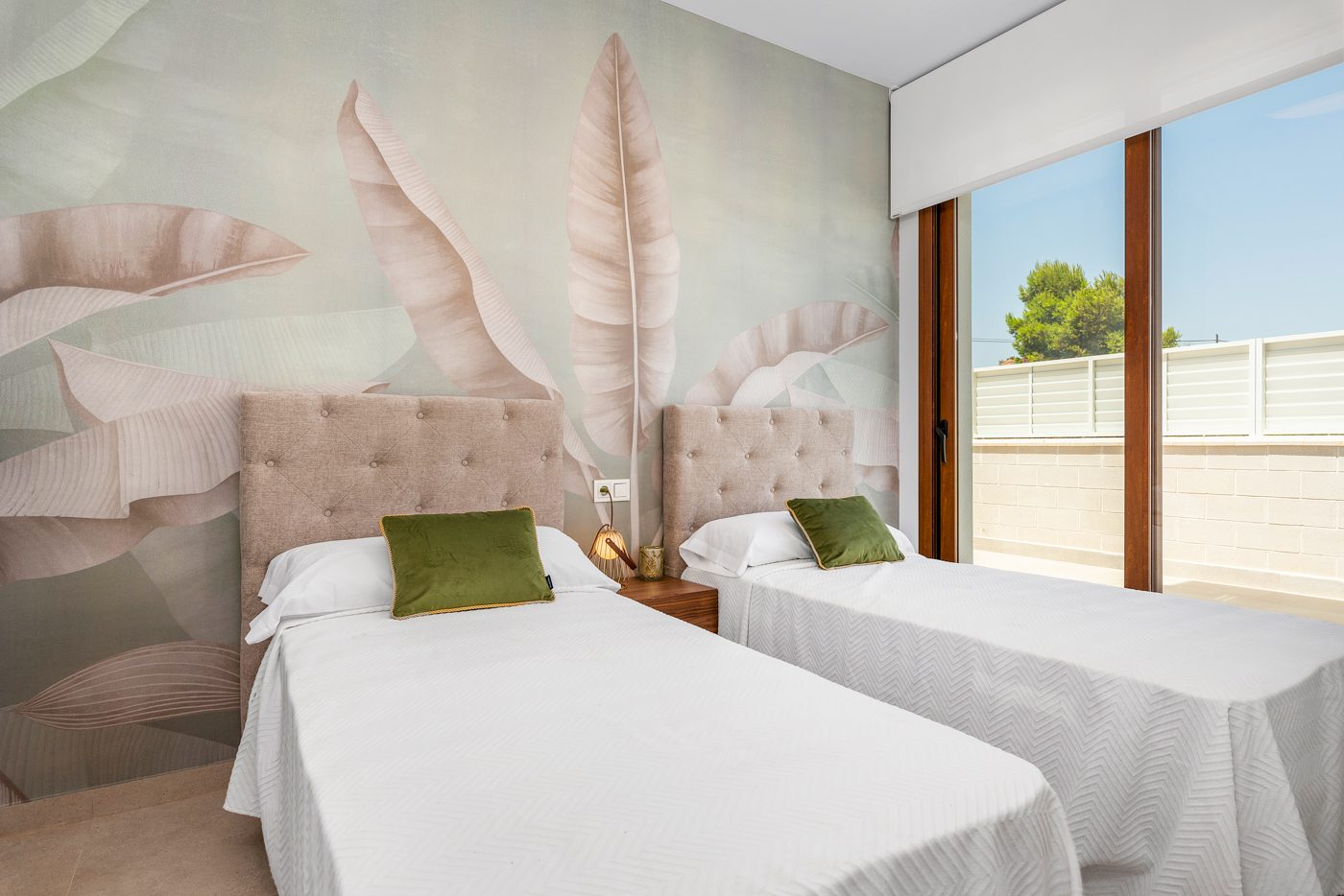 New-build villa with pool and solarium – photo 13