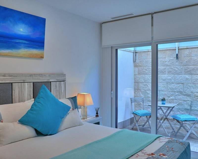 Villa mit Pool, Solarium und Untergeschoss – Foto 12