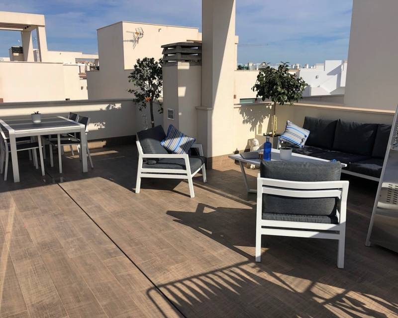 Villa mit Pool, Solarium und Untergeschoss – Foto 5