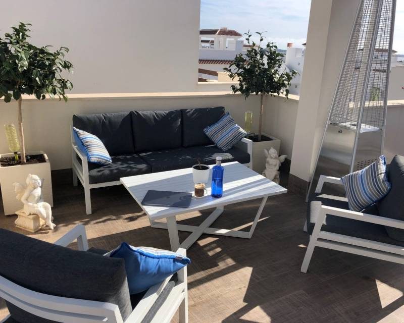 Villa mit Pool, Solarium und Untergeschoss – Foto 7