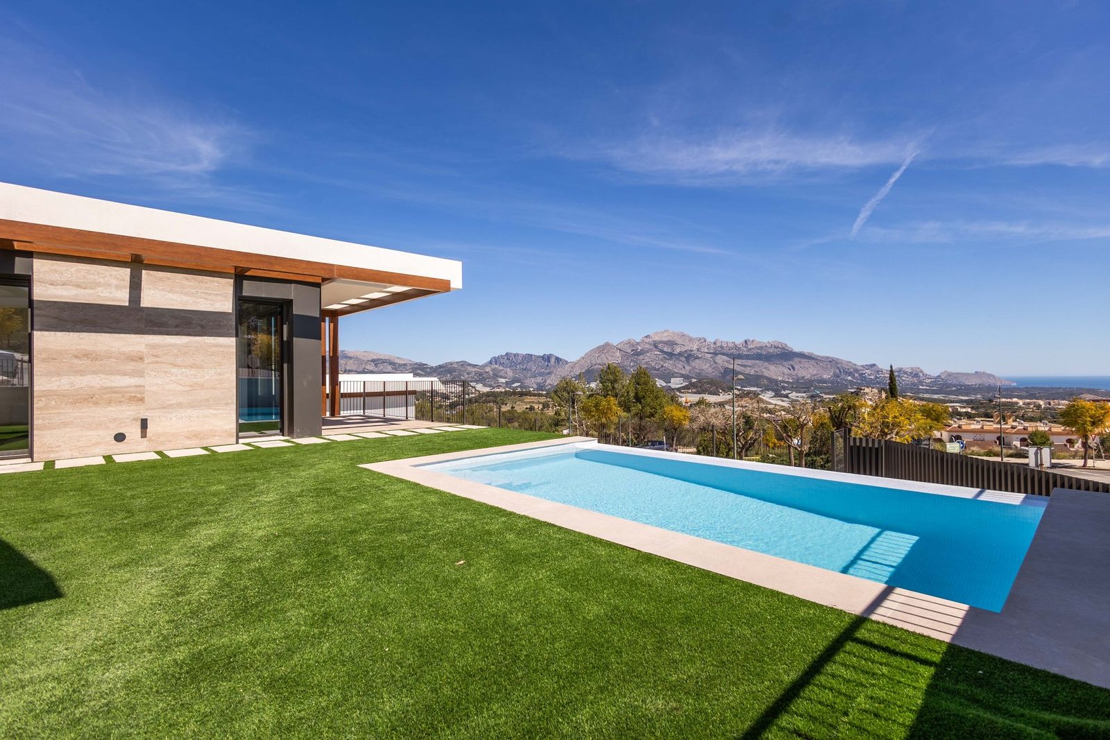 Neubau-Villa mit Privatpool – Foto 3
