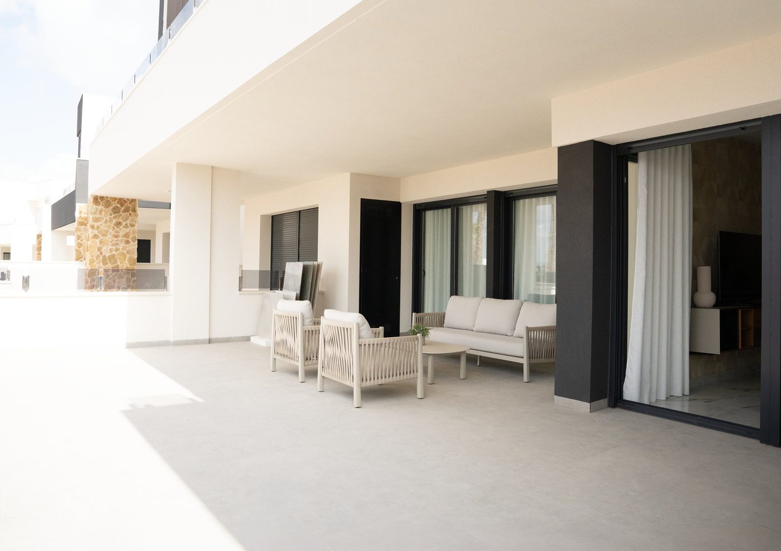 Möblierter Neubau-Bungalow mit Terrasse – Foto 4