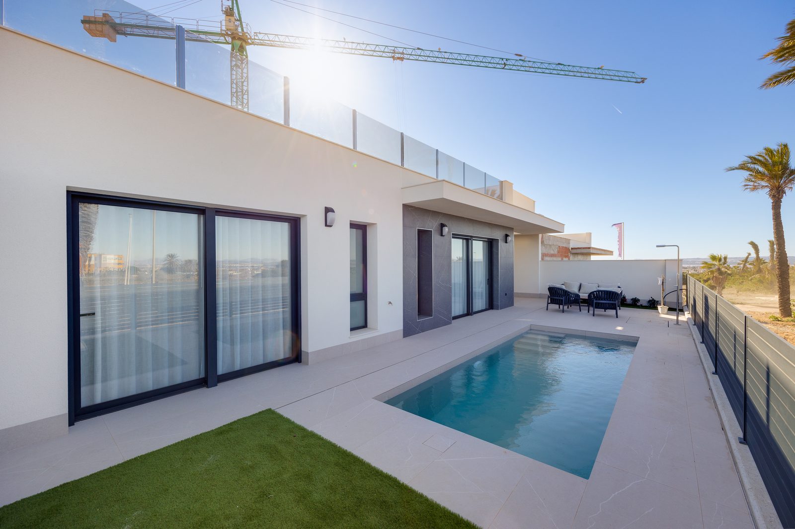 New-build villa with pool and solarium – photo 1