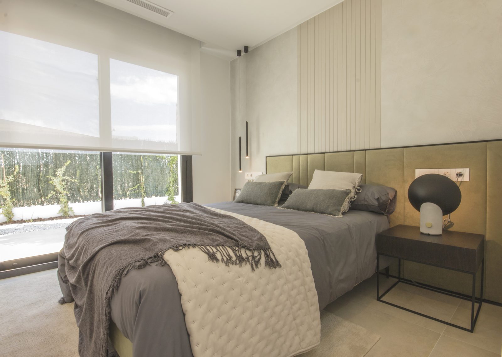 Neubau-Villa mit Pool, Untergeschoss und großem Grundstück – Foto 14