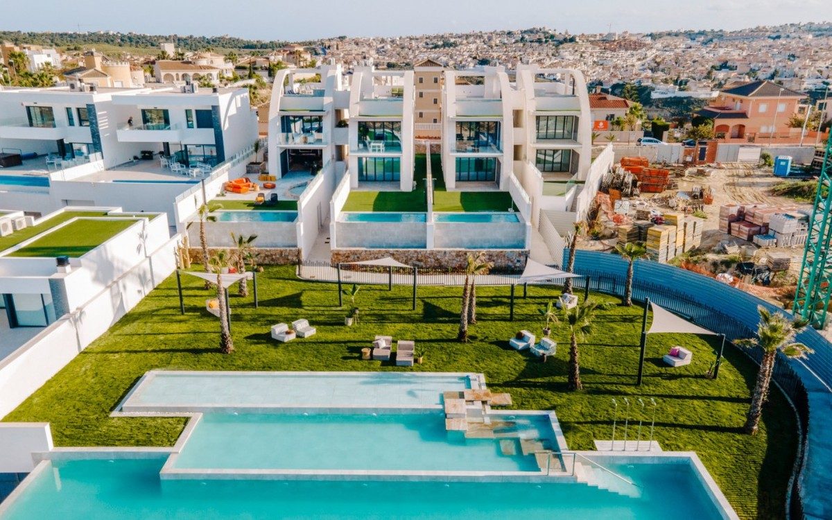 Bezugsfertige Gartenwohnung mit vier Schlafzimmern – Foto 1