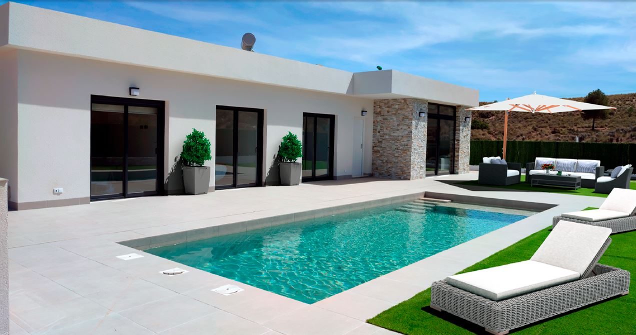New-build villas with private pool – photo 1