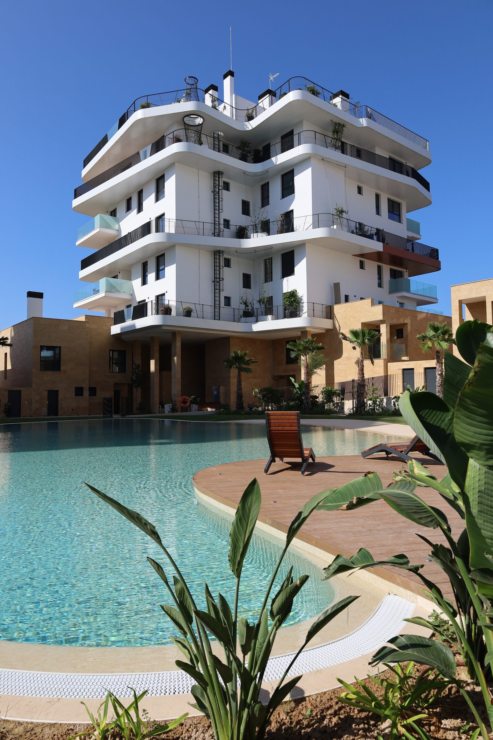 Completed ground-floor apartment with large terrace and garden – photo 3