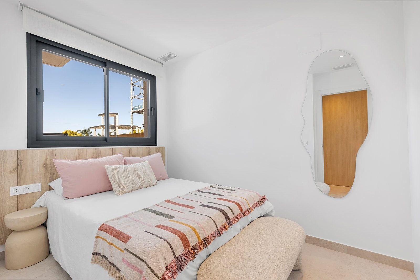 New-build ground-floor apartment with 3 bedrooms, terrace and storage room – photo 9