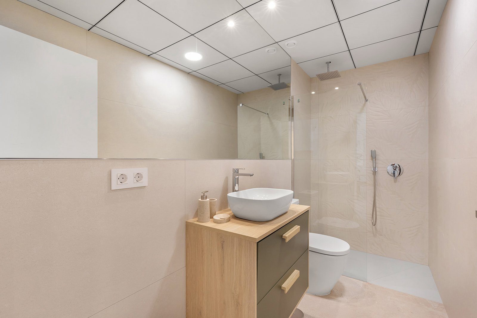 New-build apartment on the golf course with terrace and private solarium – photo 14