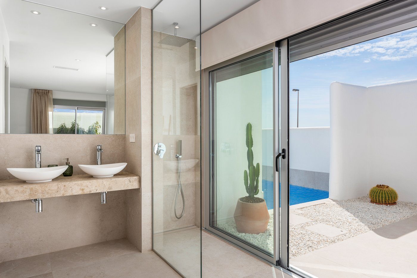 New-build villa with pool and solarium on the golf course on a 450 m² plot – photo 8