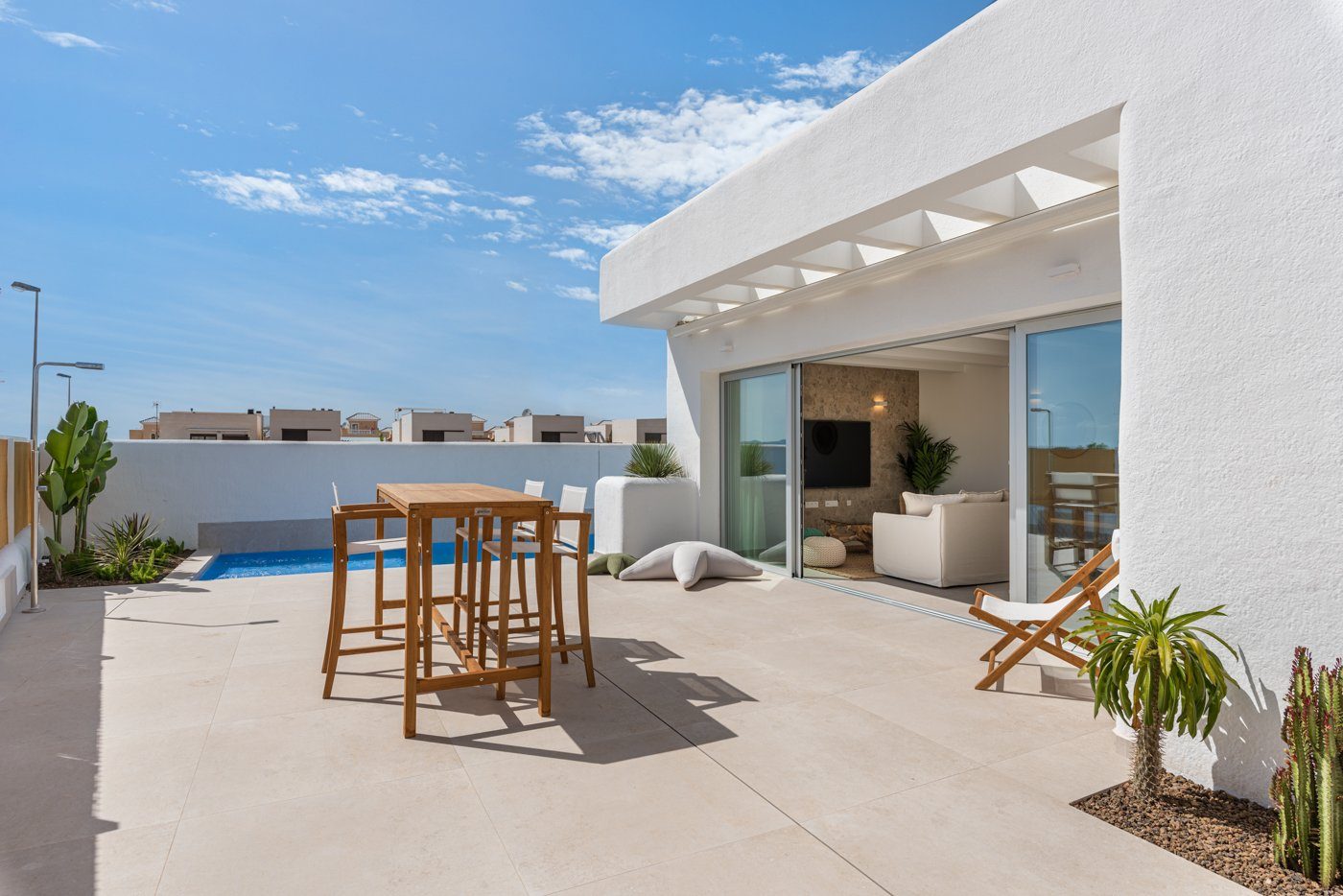 New-build villa with pool and solarium on the golf course on a 450 m² plot – photo 9